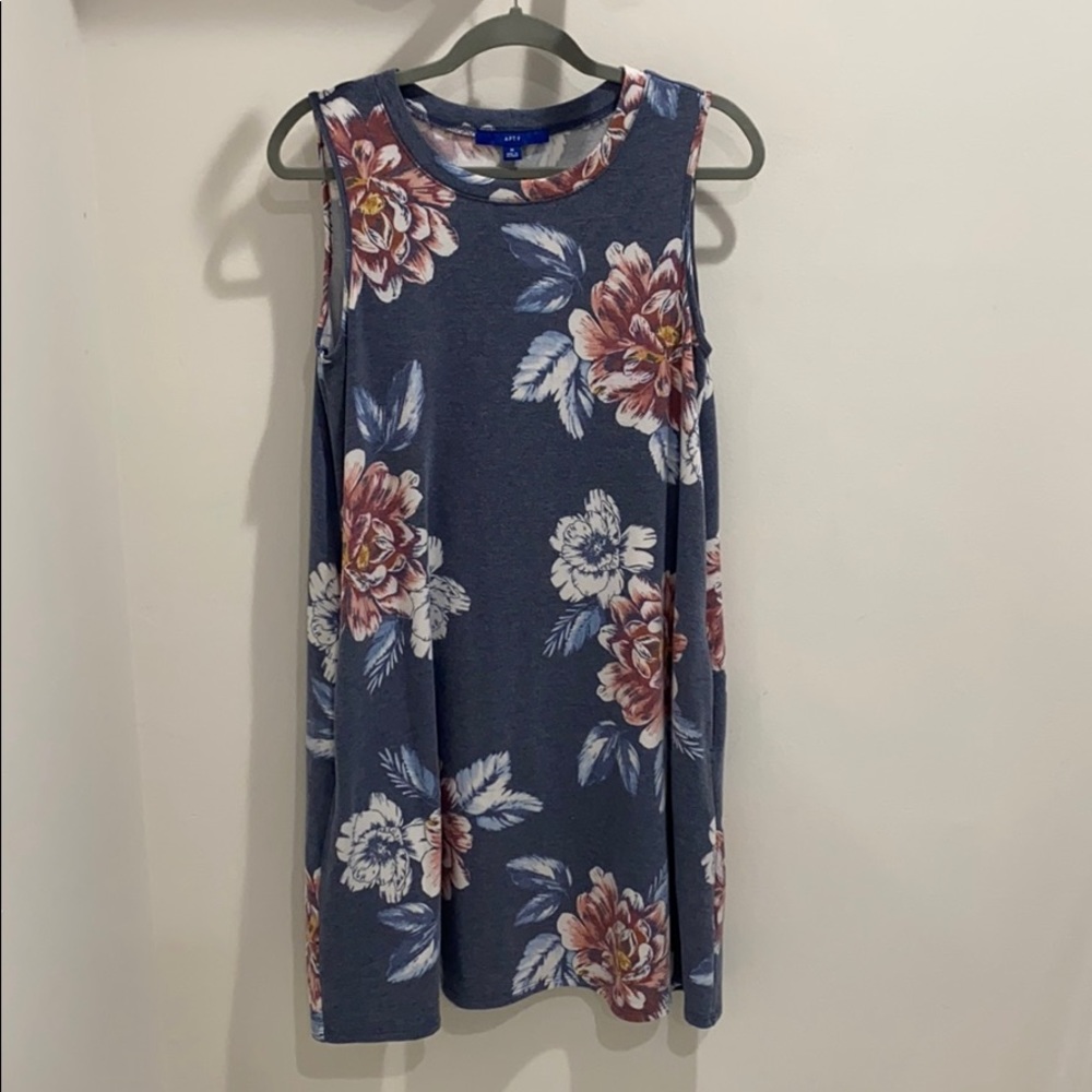 Apt. 9 swing dress with pockets.